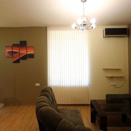 Studio With Balcony On Sayat Nova Avenue Jerevan Buitenkant foto