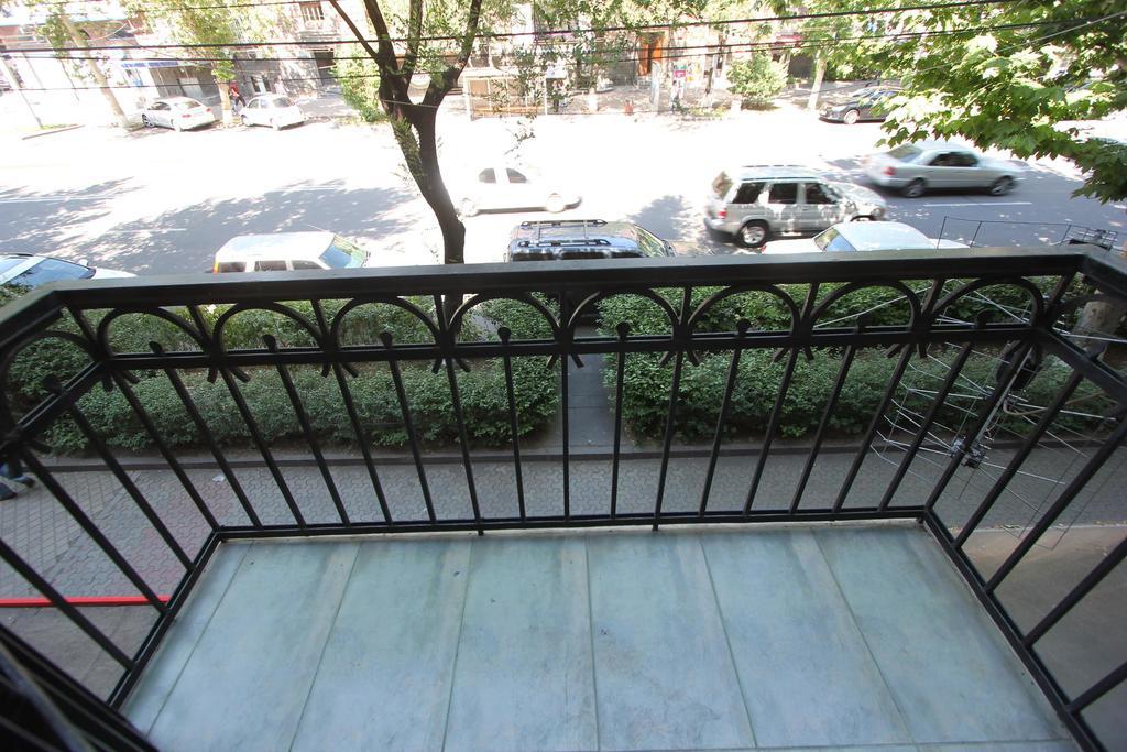 Studio With Balcony On Sayat Nova Avenue Jerevan Buitenkant foto