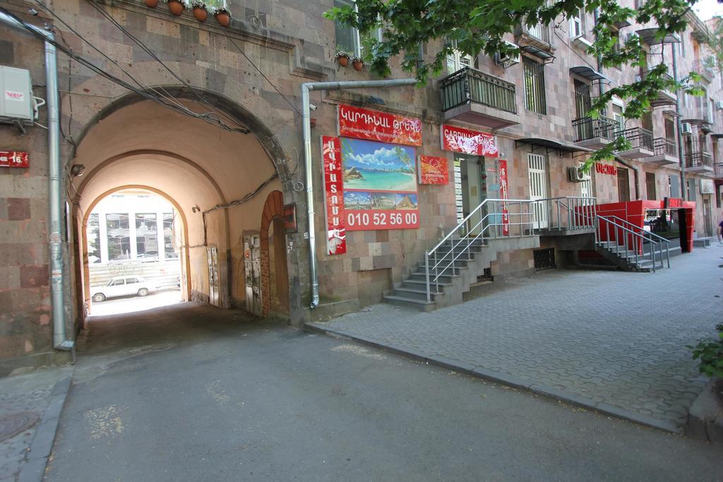 Studio With Balcony On Sayat Nova Avenue Jerevan Buitenkant foto